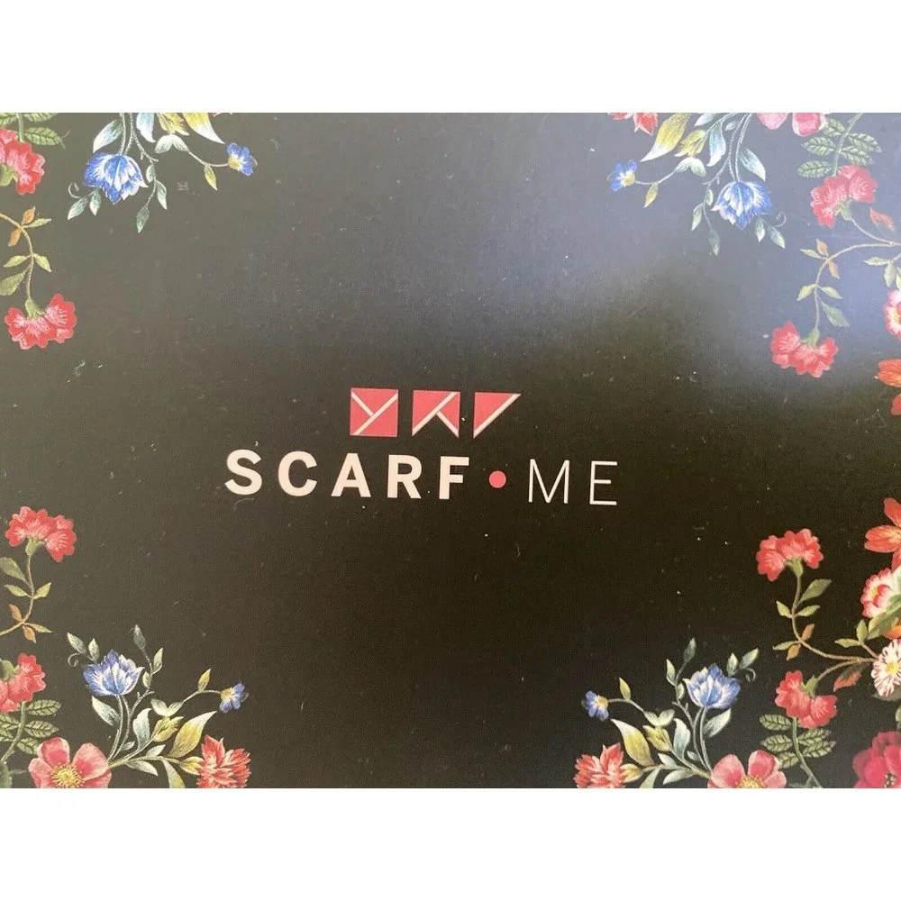 Scarf Me NIB‎ NWT Brazil Made Scarf 90x90 Pretty Roses Floral Pinks Giftable Box